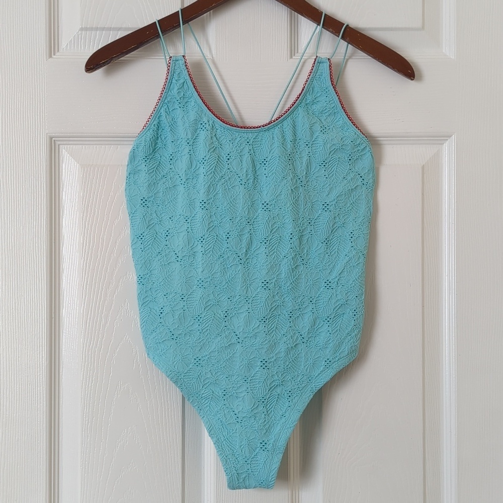 Fabletics Seamless Lace Sleeveless Tank High Cut Thong Bodysuit Crystal Wave XS